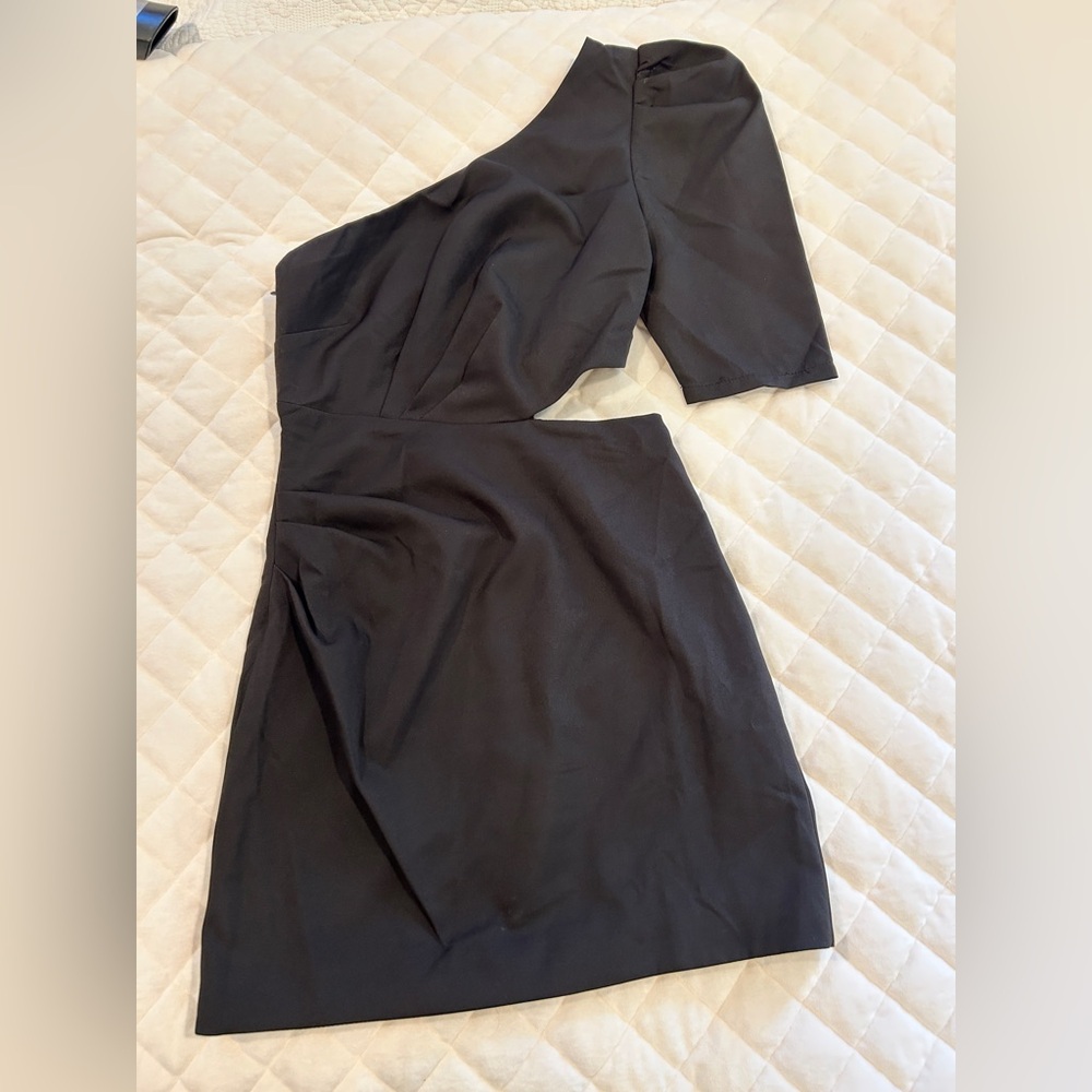 Elegant Black One-Shoulder Dress